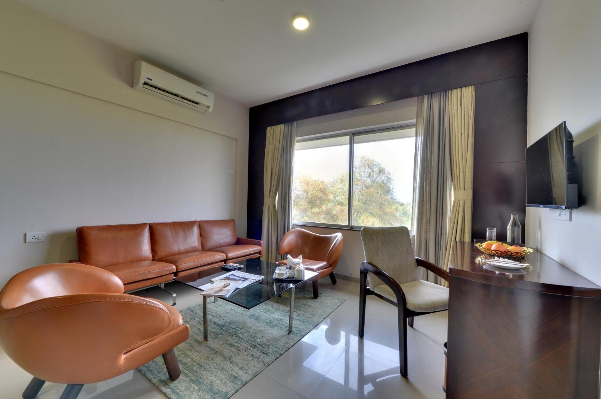 The Fern Residency, Vadgaon - Talegaon, Pune Kültér fotó
